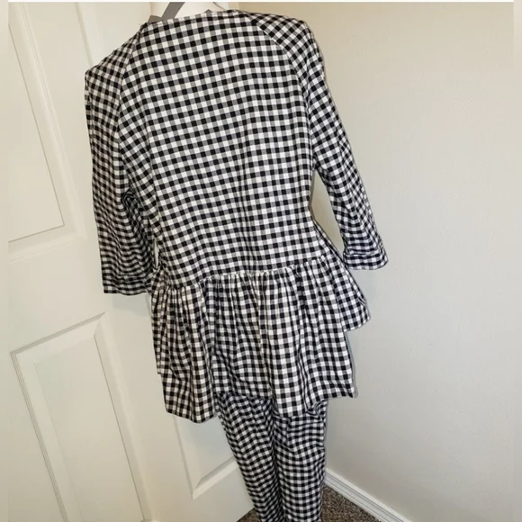 Victoria Beckham top and pant set. - Picture 4 of 6